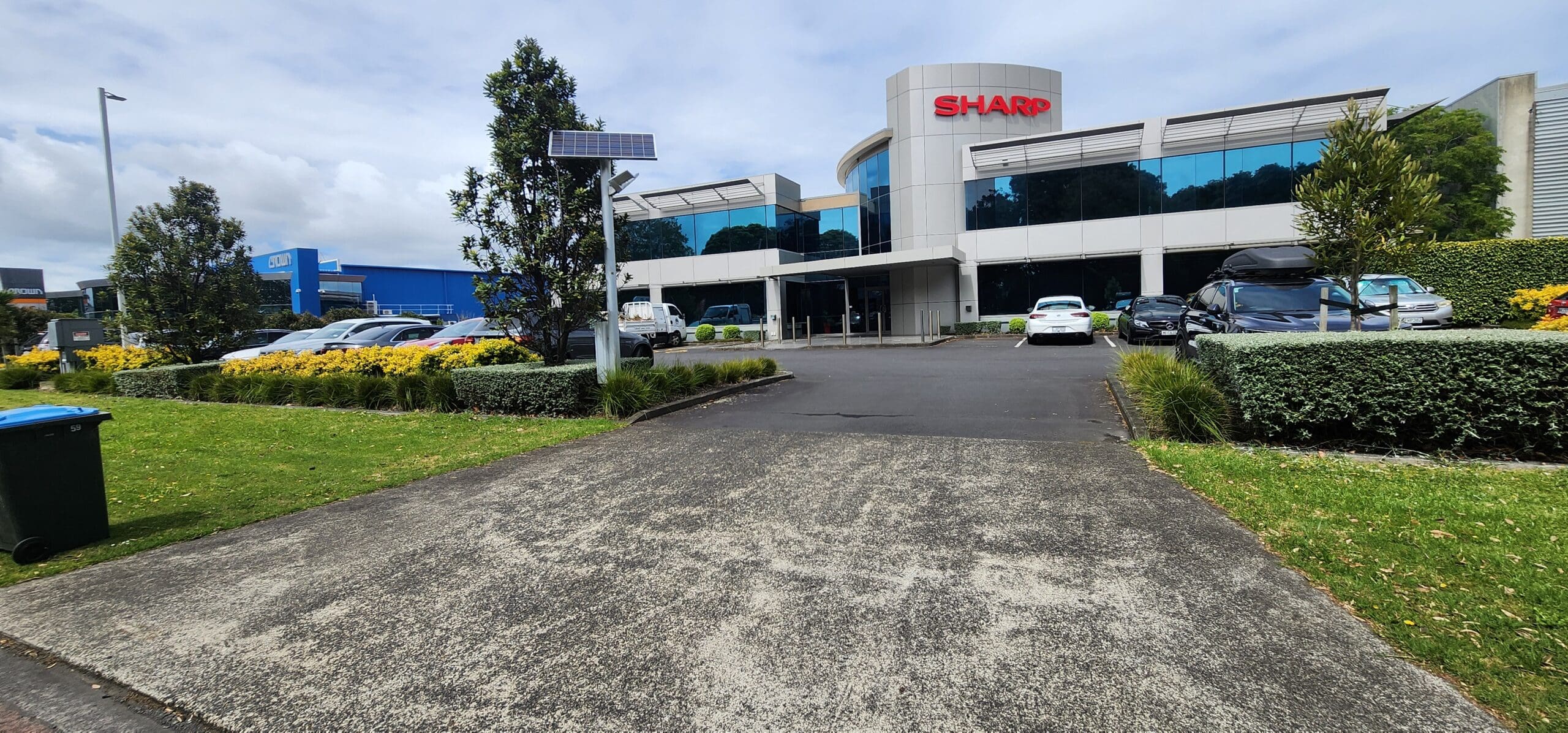 Corporate Lawns & Garden Maintenance Service