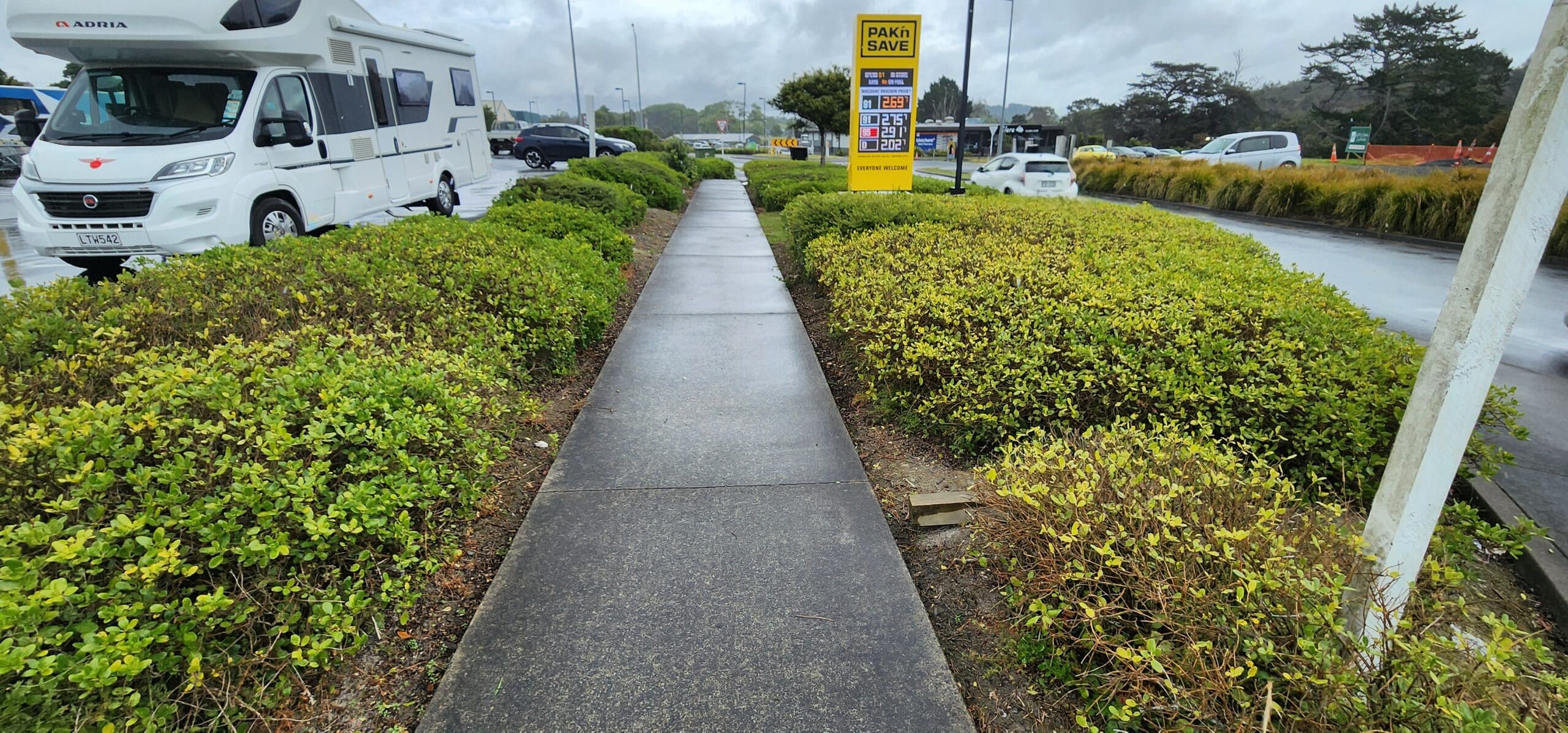 Corporate Lawns & Garden Maintenance Service